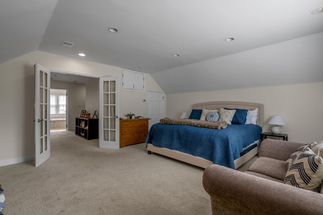 1028 Cooper Drive, Lexington, KY 40502