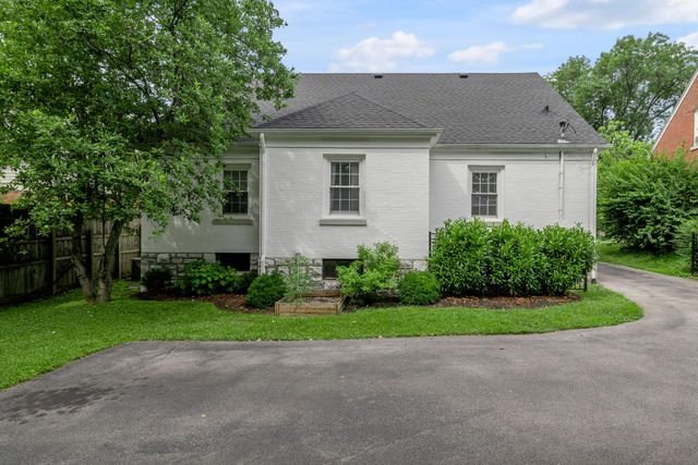 1028 Cooper Drive, Lexington, KY 40502