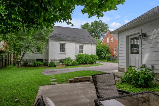 1028 Cooper Drive, Lexington, KY 40502