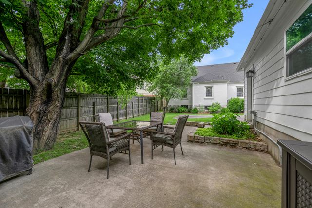 1028 Cooper Drive, Lexington, KY 40502