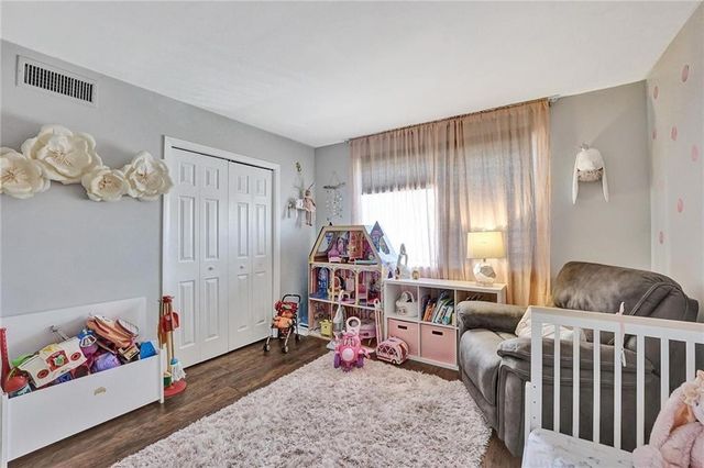 334 Lakeview Drive 204, Weston, FL 33326