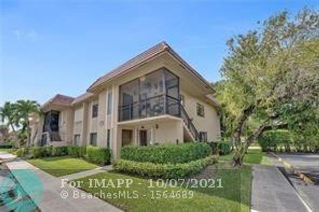 334 Lakeview Drive 204, Weston, FL 33326