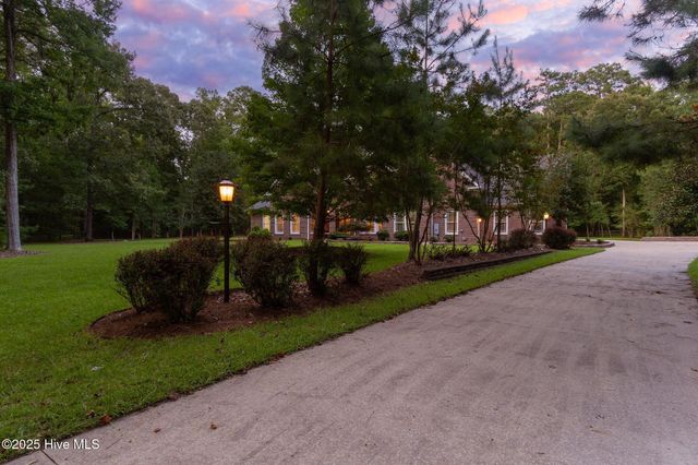 400 Island Drive, Chocowinity, NC 27817