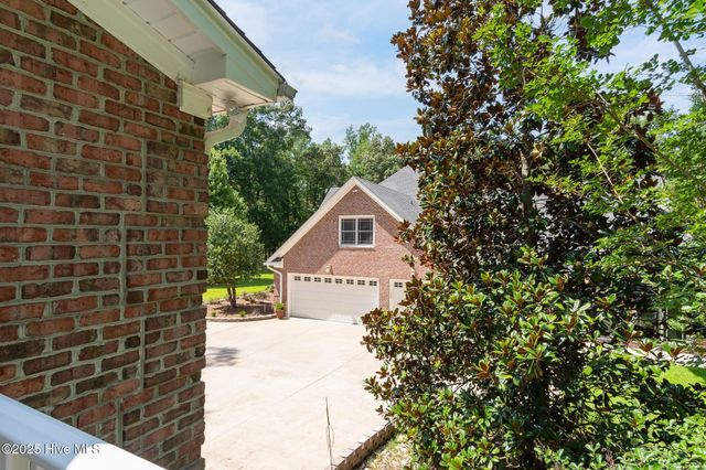 400 Island Drive, Chocowinity, NC 27817