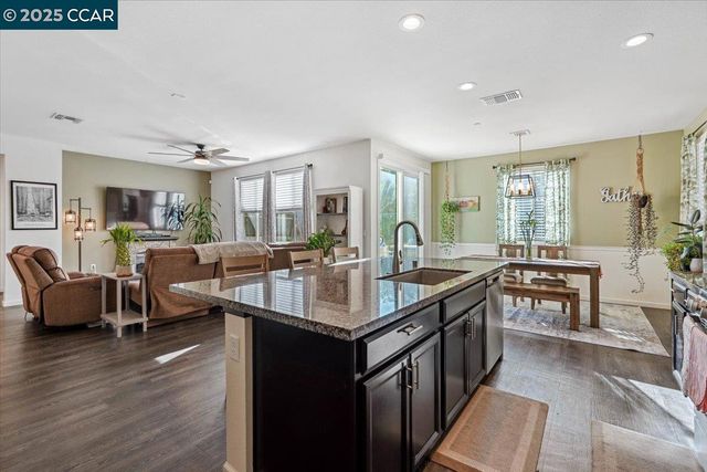 4528 Benton St, Antioch, CA 94531