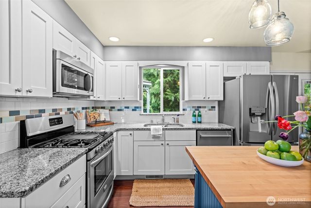 7284 Creek Wood Place NE, Bremerton, WA 98311