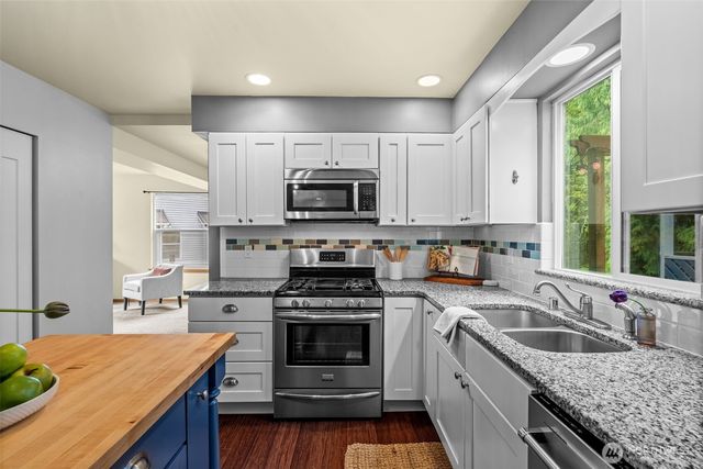 7284 Creek Wood Place NE, Bremerton, WA 98311