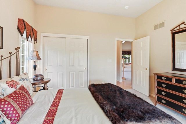 1832 La Belle Springs COURT, Oconomowoc, WI 53066