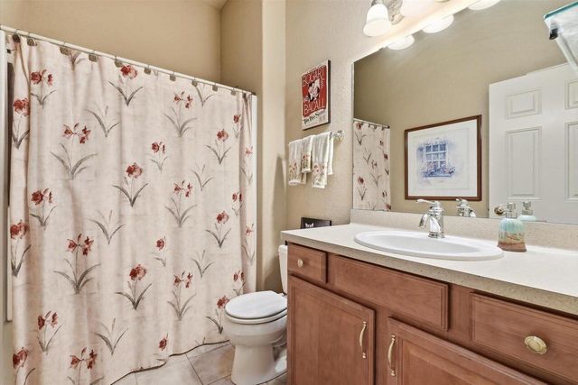 1832 La Belle Springs COURT, Oconomowoc, WI 53066