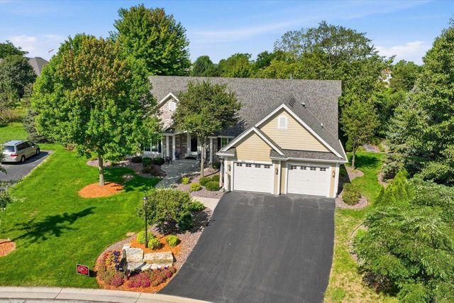 1832 La Belle Springs COURT, Oconomowoc, WI 53066