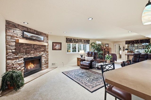 1832 La Belle Springs COURT, Oconomowoc, WI 53066