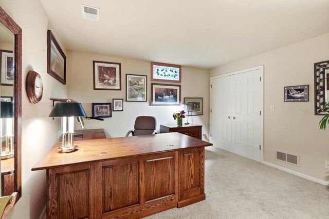1832 La Belle Springs COURT, Oconomowoc, WI 53066