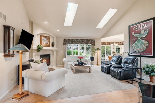 1832 La Belle Springs COURT, Oconomowoc, WI 53066
