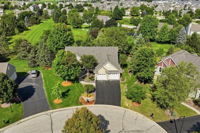 1832 La Belle Springs COURT, Oconomowoc, WI 53066
