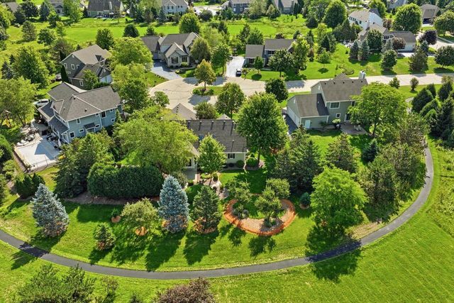 1832 La Belle Springs COURT, Oconomowoc, WI 53066