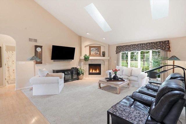 1832 La Belle Springs COURT, Oconomowoc, WI 53066