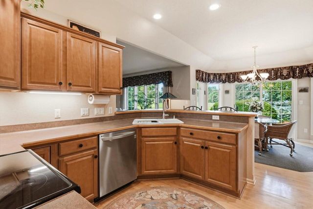 1832 La Belle Springs COURT, Oconomowoc, WI 53066
