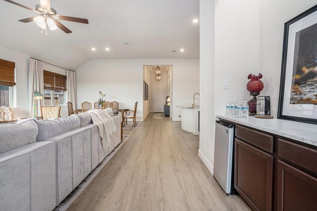 567 Rita Blanca Drive, Webster, TX 77598