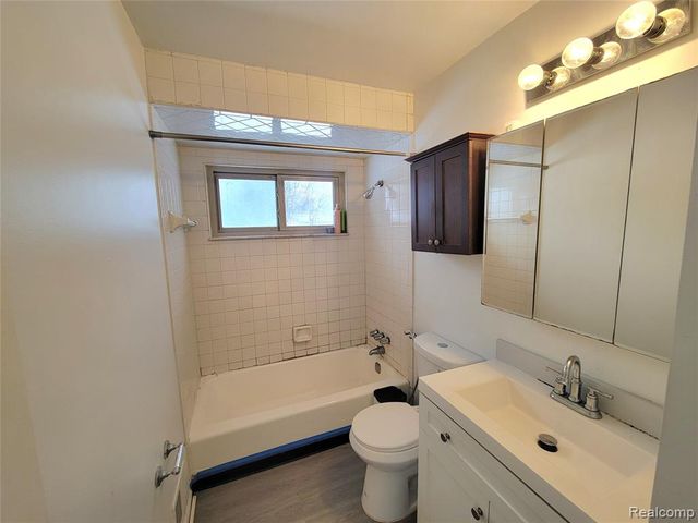 22321 Logue Avenue, Warren, MI 48091