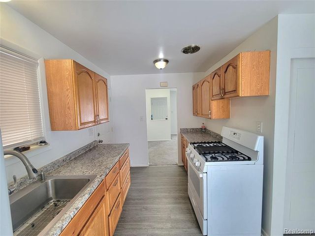 22321 Logue Avenue, Warren, MI 48091