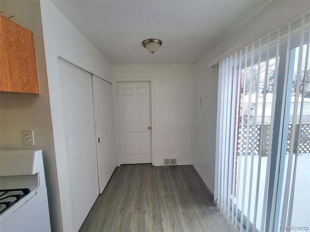 22321 Logue Avenue, Warren, MI 48091