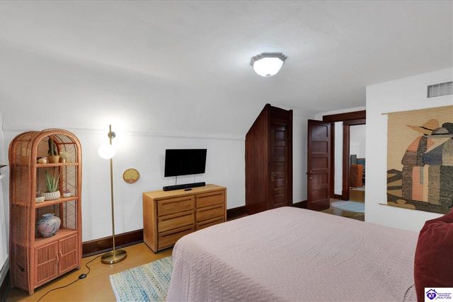 4720 S 3rd Street, Louisville, KY 40214