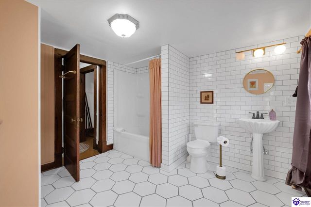 4720 S 3rd Street, Louisville, KY 40214