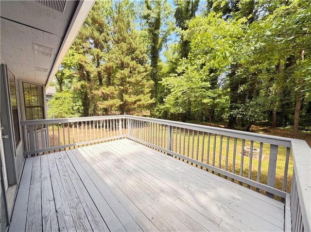 420 Creekside Lane, Woodstock, GA 30188