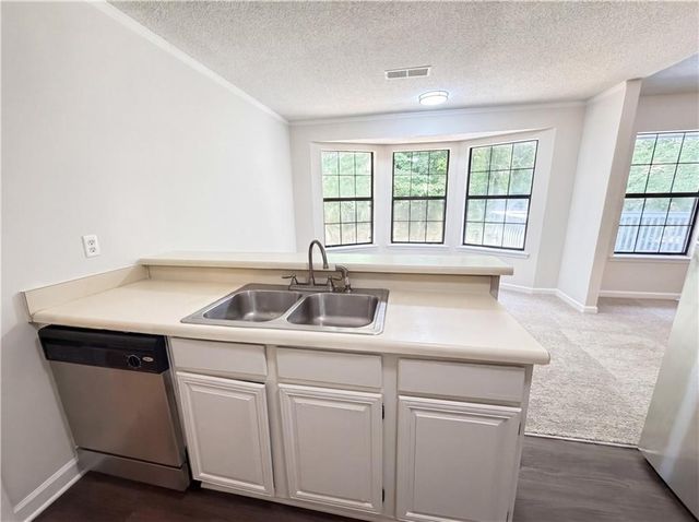420 Creekside Lane, Woodstock, GA 30188