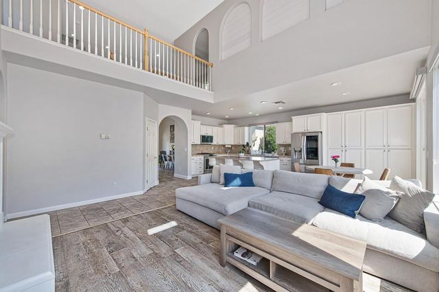 4060 Clarewood Way, Sacramento, CA 95835