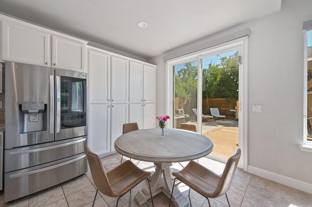 4060 Clarewood Way, Sacramento, CA 95835