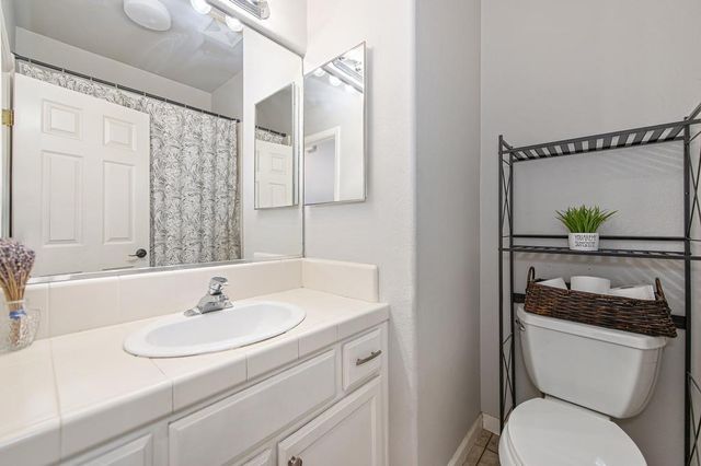 4060 Clarewood Way, Sacramento, CA 95835