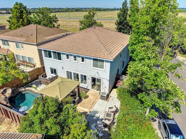 4060 Clarewood Way, Sacramento, CA 95835