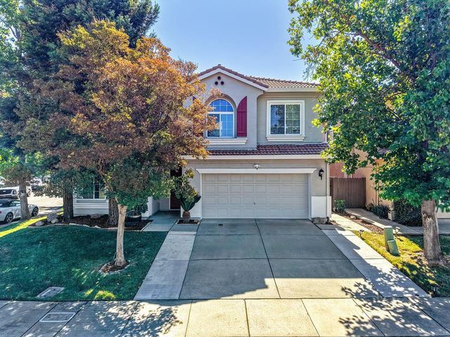 4060 Clarewood Way, Sacramento, CA 95835
