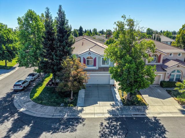 4060 Clarewood Way, Sacramento, CA 95835