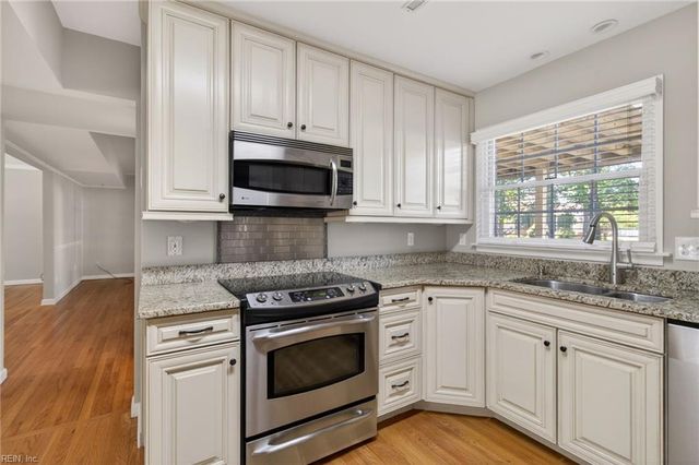 1059 Clipper DR, Hampton, VA 23669