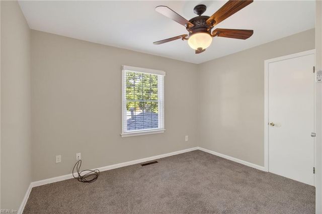 1059 Clipper DR, Hampton, VA 23669