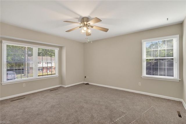 1059 Clipper DR, Hampton, VA 23669