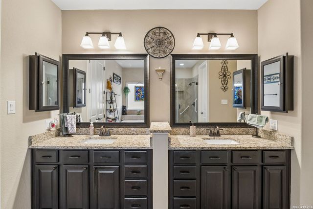 123 CATTLE DR, Castroville, TX 78009
