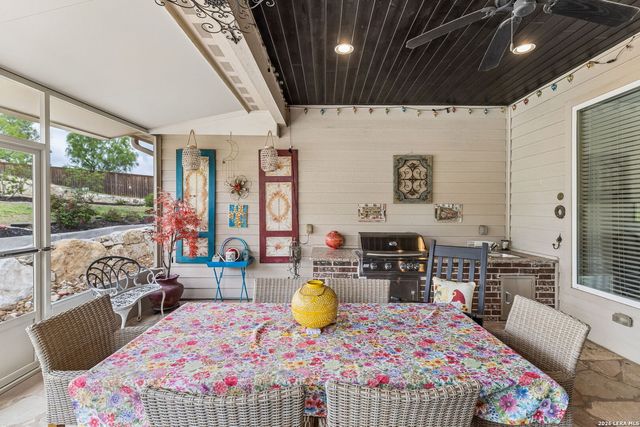123 CATTLE DR, Castroville, TX 78009