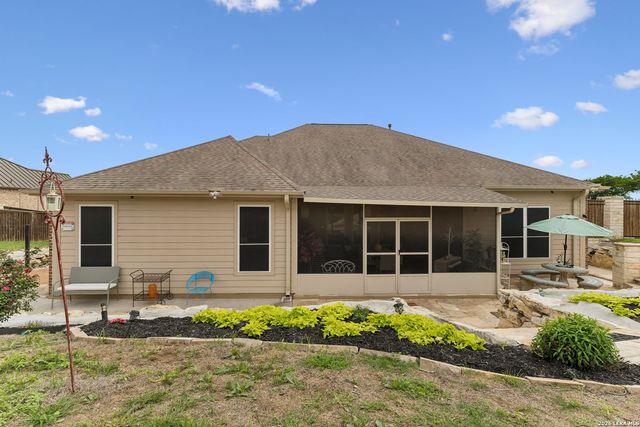 123 CATTLE DR, Castroville, TX 78009