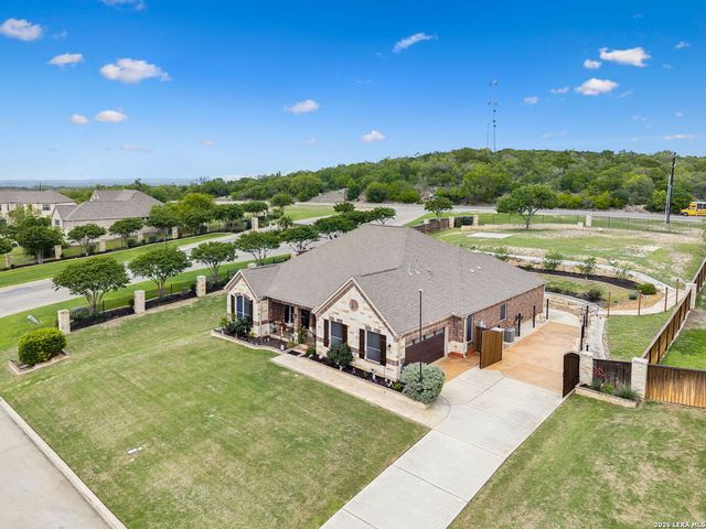 123 CATTLE DR, Castroville, TX 78009
