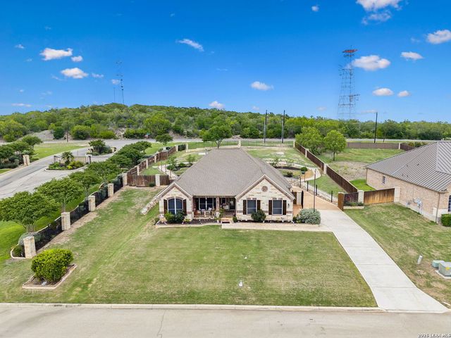 123 CATTLE DR, Castroville, TX 78009
