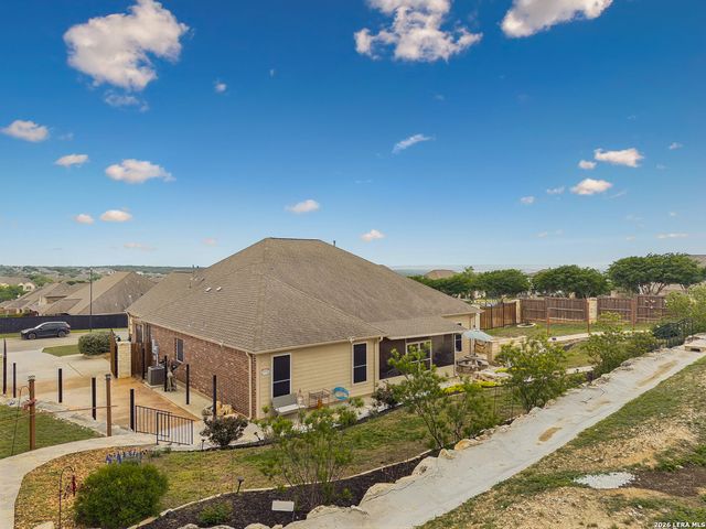 123 CATTLE DR, Castroville, TX 78009