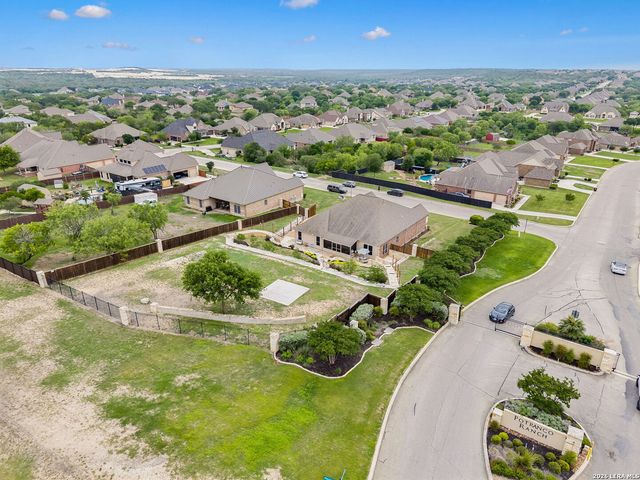 123 CATTLE DR, Castroville, TX 78009