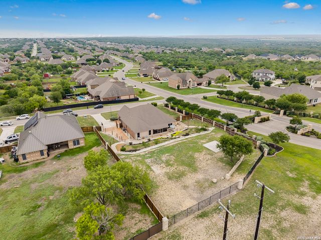 123 CATTLE DR, Castroville, TX 78009