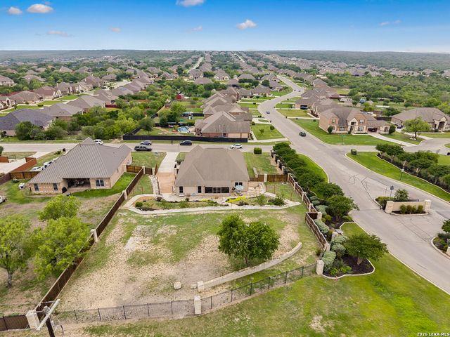 123 CATTLE DR, Castroville, TX 78009