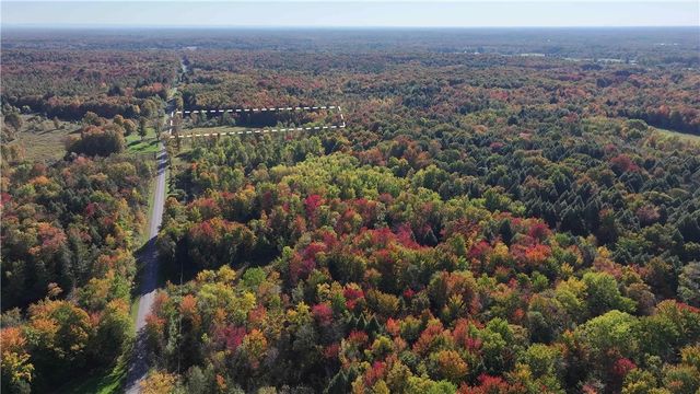 287 White Road, Parish, NY 13131