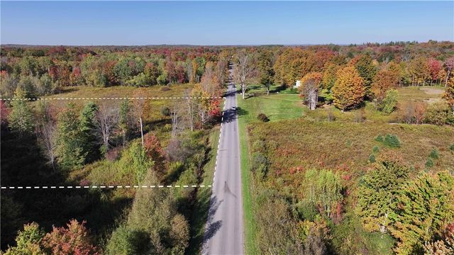 287 White Road, Parish, NY 13131