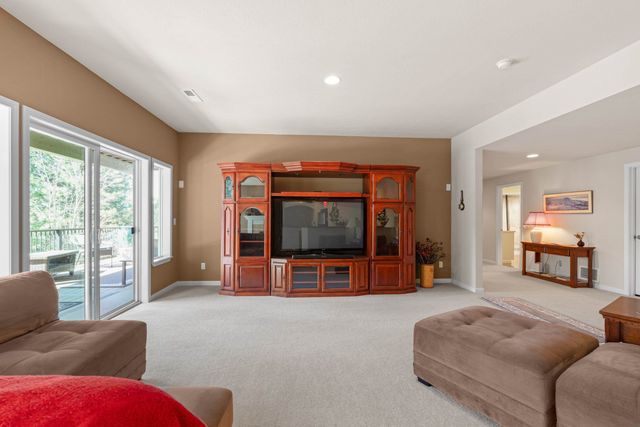 102 N Lindeblad Ln, Liberty Lake, WA 99019